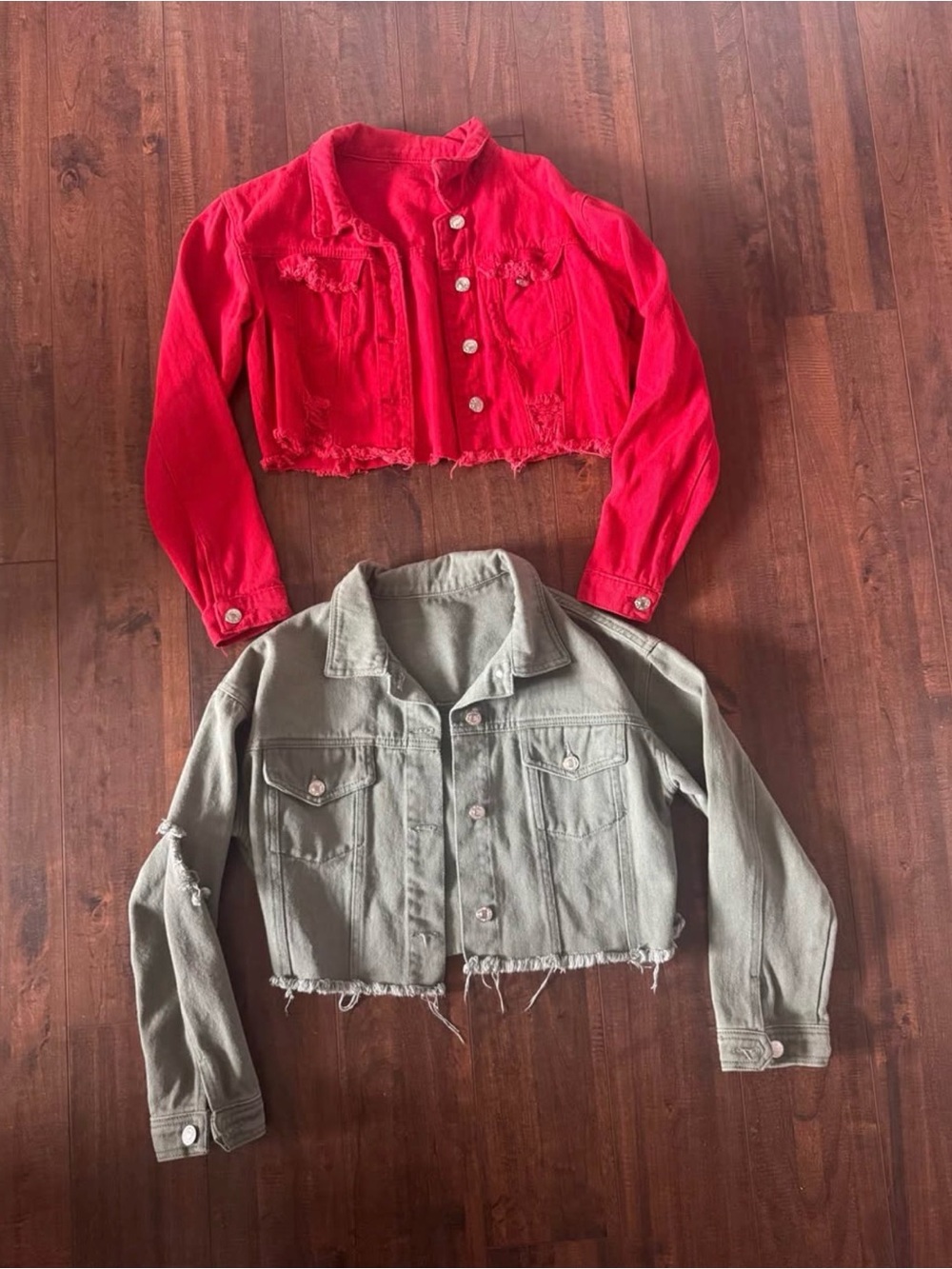 Set of 2 Cropped Denim Jackets - Red & Olive